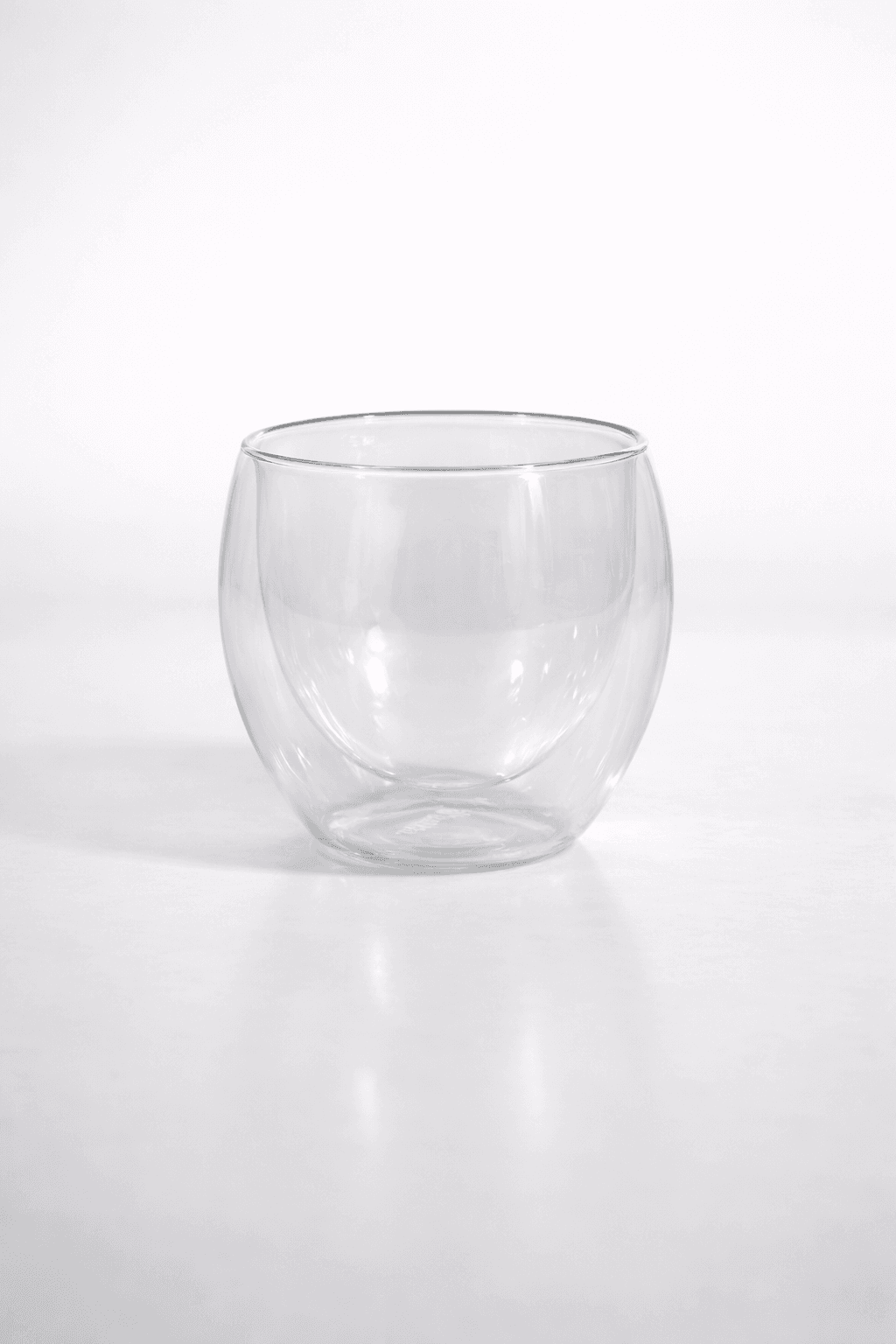 Foto profesional de bebida generada con IA por ProductShots AI — lista para Mercado Libre y tiendas online